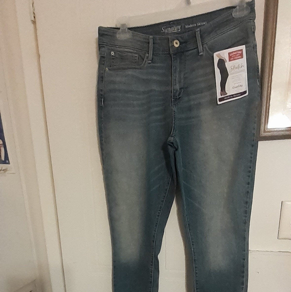 Levi's modern skinny jeans stretch